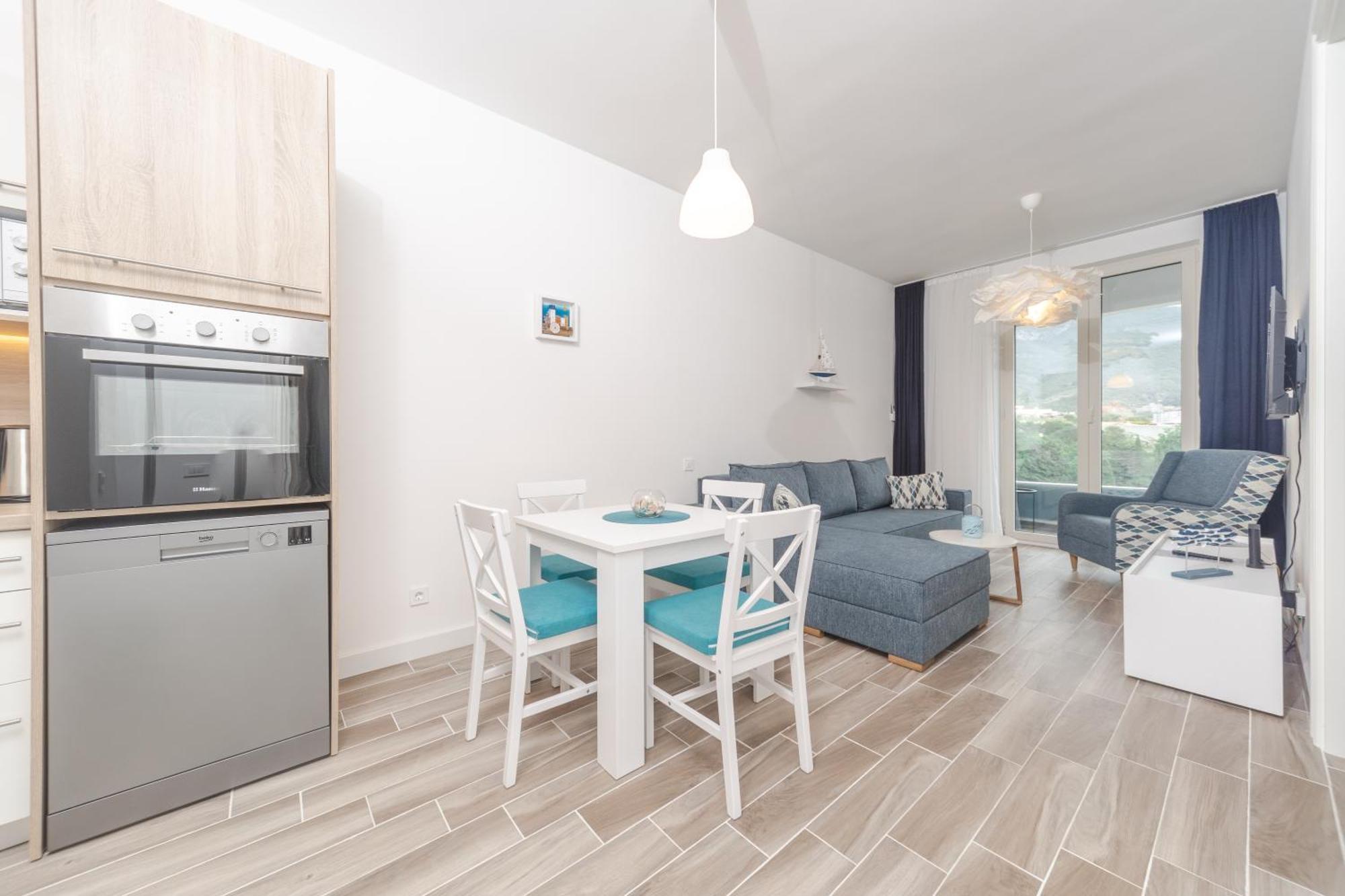 Bečići La Barca Apartments מראה חיצוני תמונה
